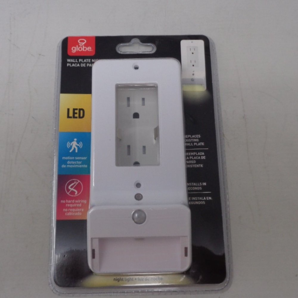 GLOBE ELECTRIC Led Night Light Wall Plate, Motion Sensor, White